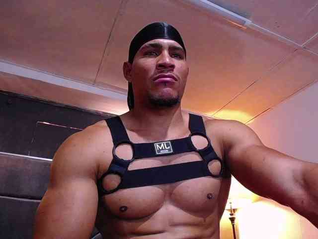 teddyfit19cm Live Webcam on BongaCams