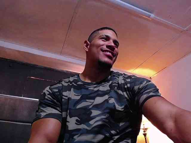 teddyfit19cm Live Webcam on BongaCams