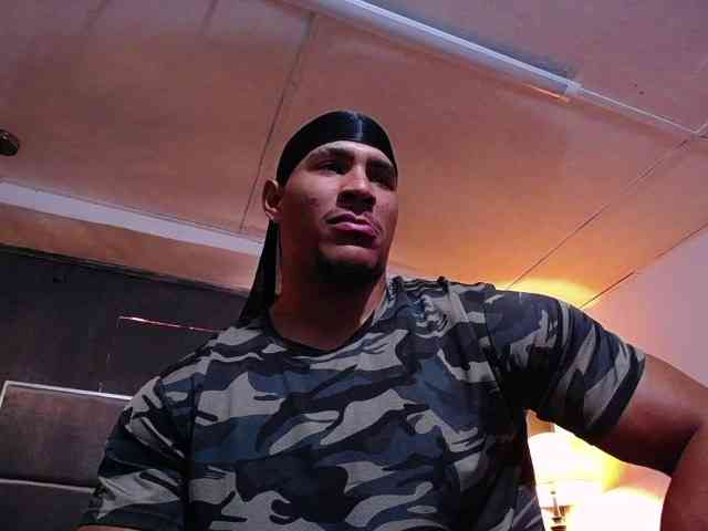 teddyfit19cm Live Webcam on BongaCams