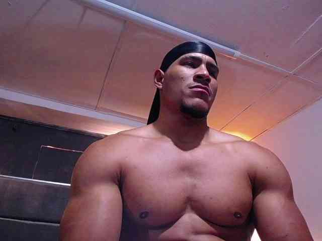 teddyfit19cm Live Webcam on BongaCams