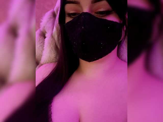 YennSI's BongaCams show and profile