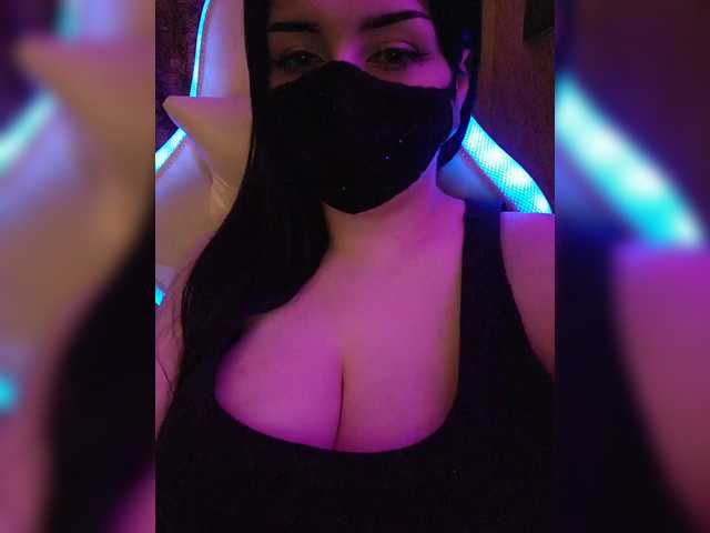 YennSI's BongaCams show and profile