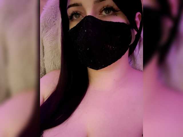 YennSI's BongaCams show and profile