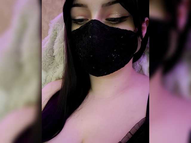 YennSI's BongaCams show and profile