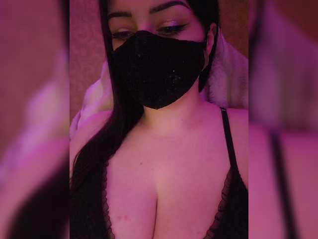 YennSI's BongaCams show and profile