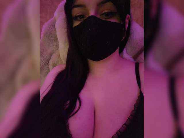 YennSI's BongaCams show and profile