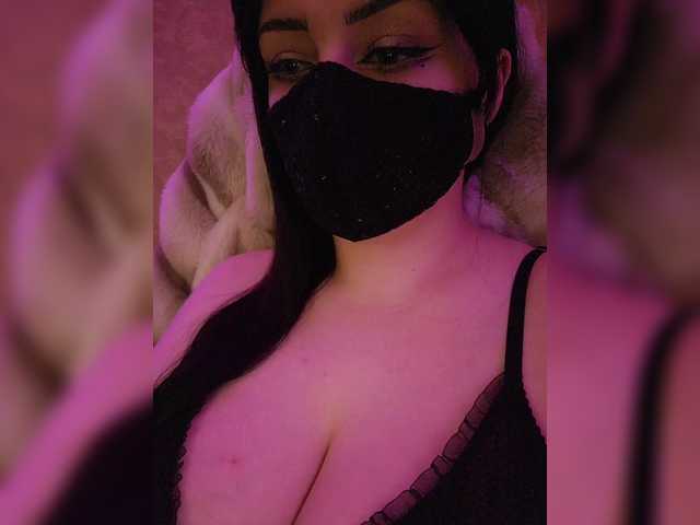 YennSI's BongaCams show and profile