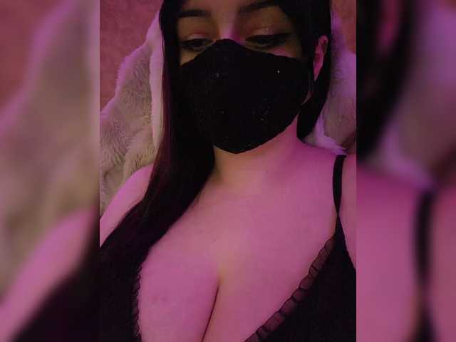 YennSI's BongaCams show and profile