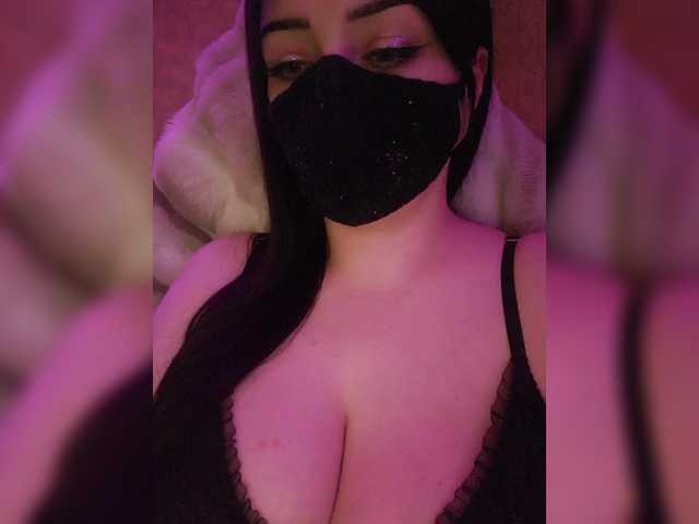 YennSI's BongaCams show and profile