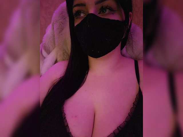 YennSI's BongaCams show and profile