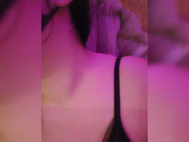 YennSI's BongaCams show and profile