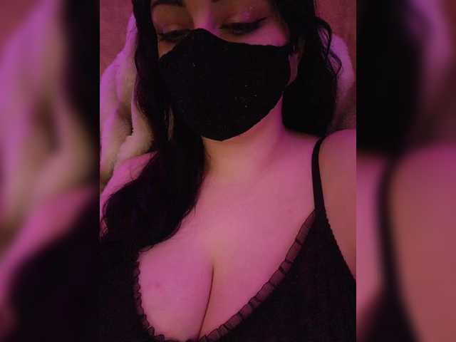 YennSI live cam profile