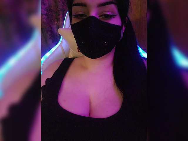 YennSI's BongaCams show and profile