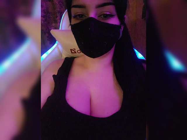 YennSI's BongaCams show and profile