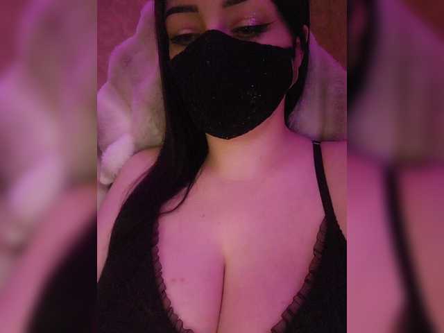 YennSI's BongaCams show and profile