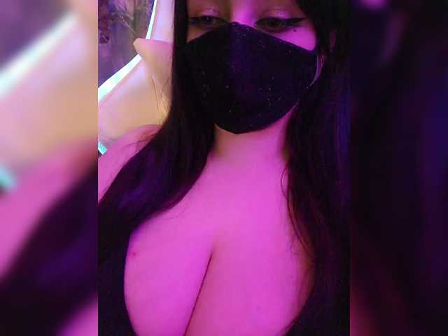 YennSI's BongaCams show and profile