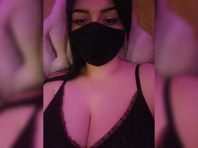 YennSI's BongaCams show and profile