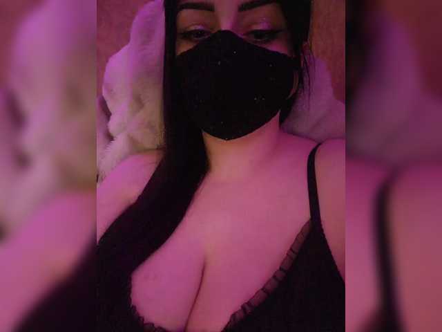 YennSI's BongaCams show and profile