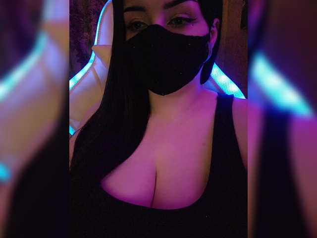 YennSI's BongaCams show and profile