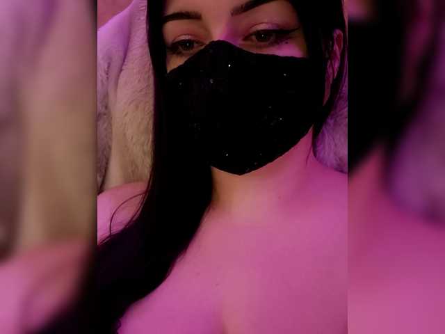 YennSI's BongaCams show and profile