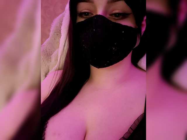 YennSI's BongaCams show and profile