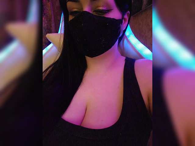 YennSI's BongaCams show and profile