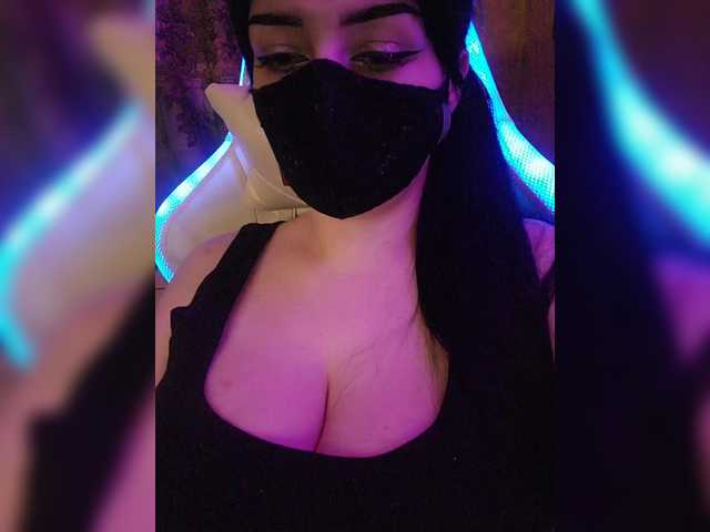 YennSI's BongaCams show and profile