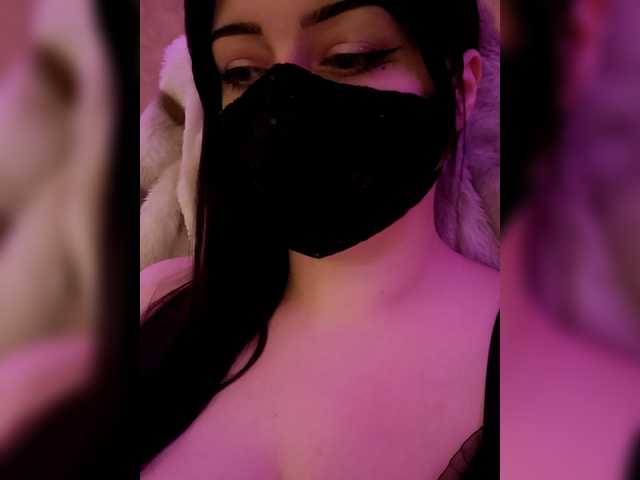 YennSI's BongaCams show and profile