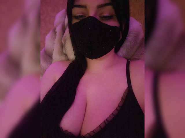 YennSI's BongaCams show and profile