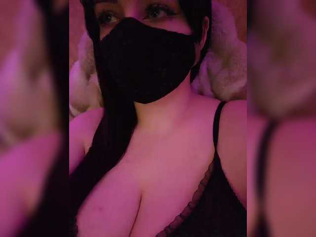 YennSI's BongaCams show and profile