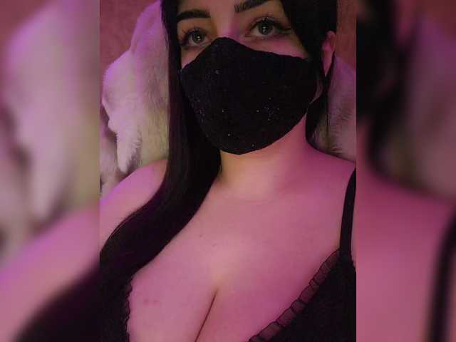 YennSI's BongaCams show and profile