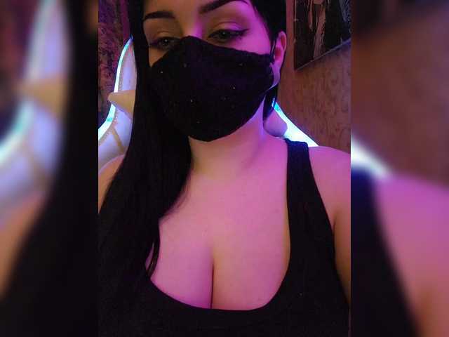 YennSI's BongaCams show and profile