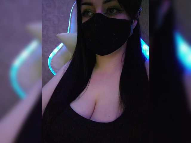 YennSI's BongaCams show and profile