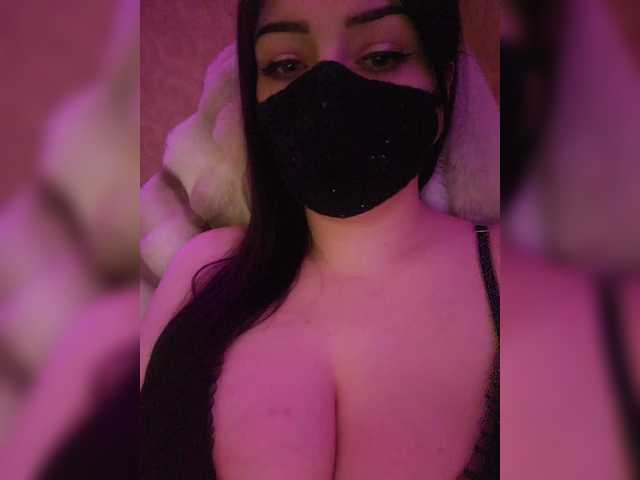 YennSI's BongaCams show and profile