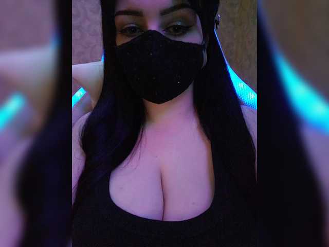 YennSI's BongaCams show and profile