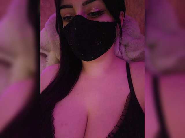 YennSI's BongaCams show and profile