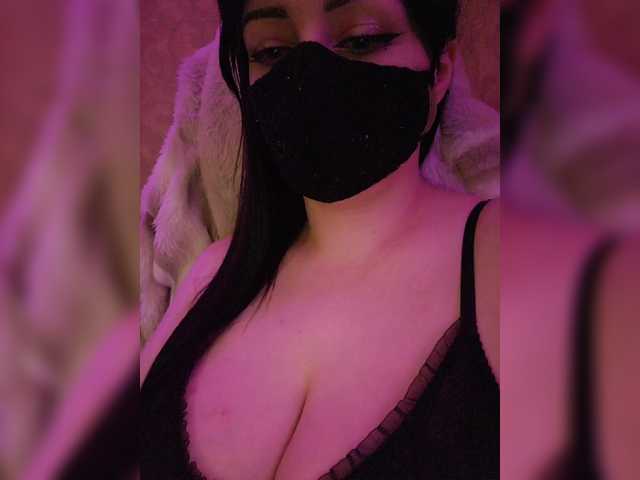 YennSI's BongaCams show and profile