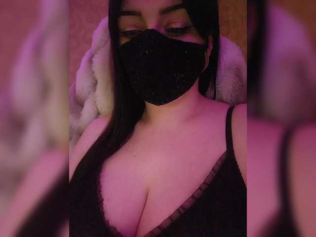 YennSI's BongaCams show and profile