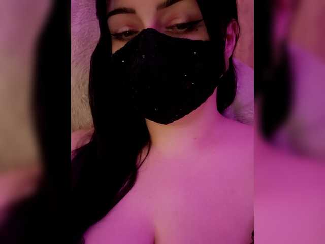 YennSI's BongaCams show and profile