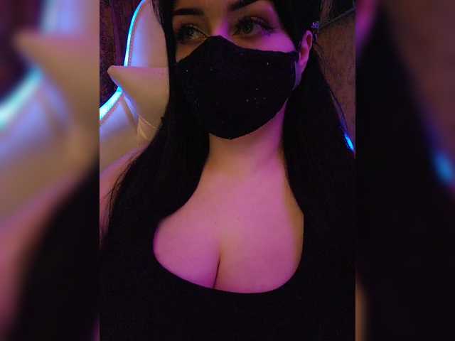 YennSI's BongaCams show and profile