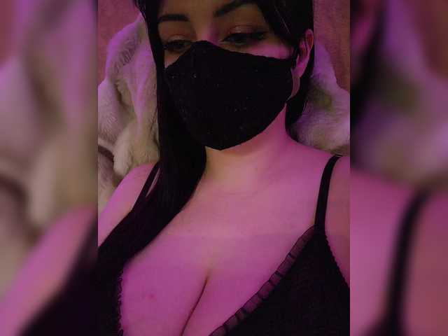 YennSI's BongaCams show and profile