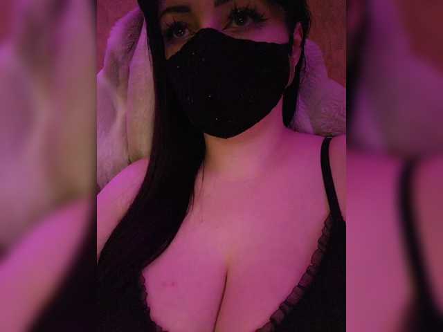 YennSI's BongaCams show and profile