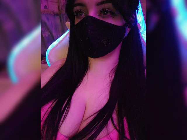 YennSI's BongaCams show and profile