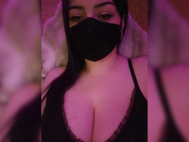 YennSI's BongaCams show and profile