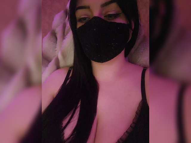 YennSI's BongaCams show and profile