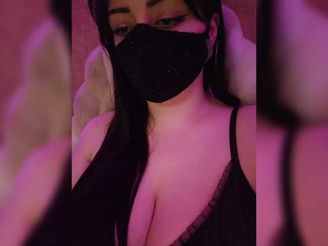 YennSI's BongaCams show and profile