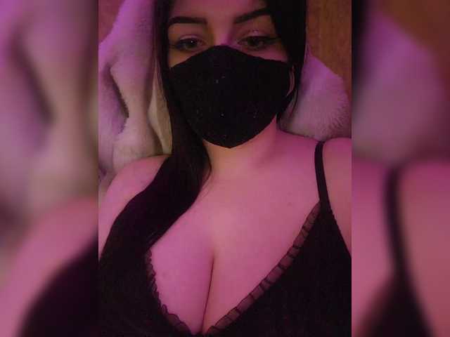 YennSI's BongaCams show and profile