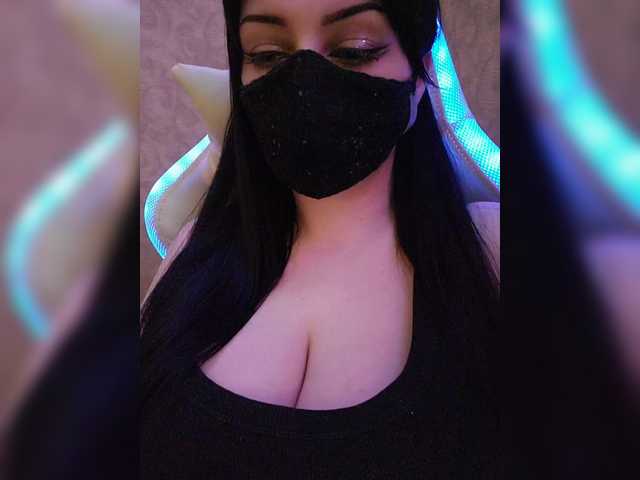 YennSI's BongaCams show and profile