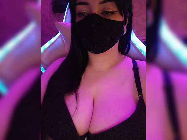 YennSI's BongaCams show and profile