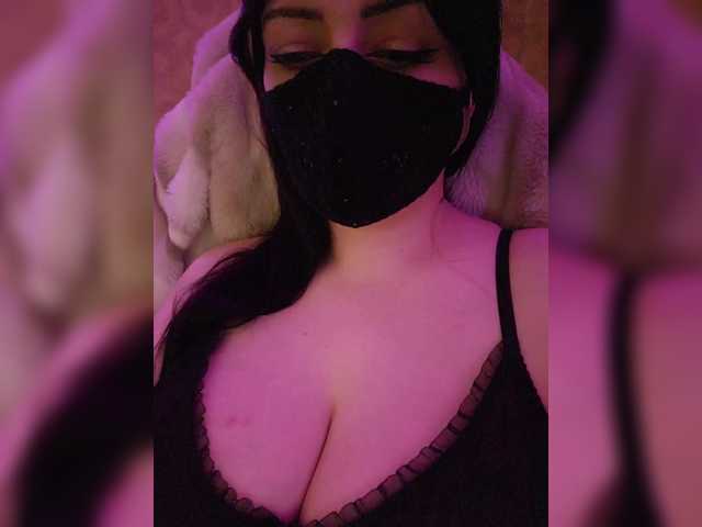 YennSI's BongaCams show and profile